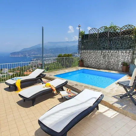 Amore Rentals - Casa Augusta A Holiday home *